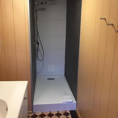 בית נופש 6 Chambres A *